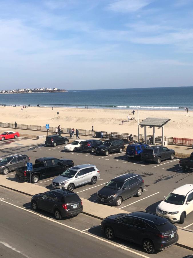 Ocean Front Condo In The Heart Of Hampton Beach Exterior photo