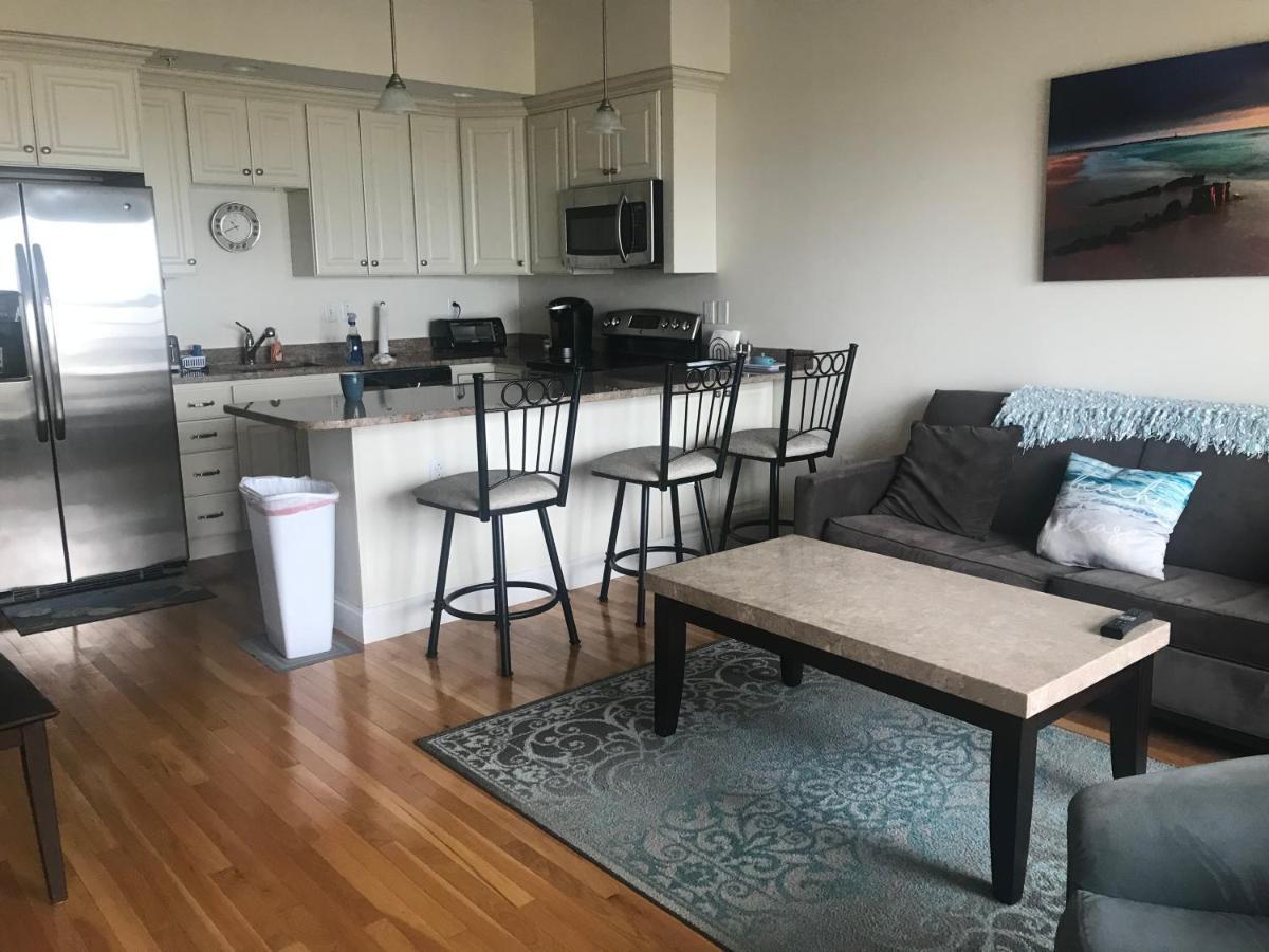 Ocean Front Condo In The Heart Of Hampton Beach Exterior photo